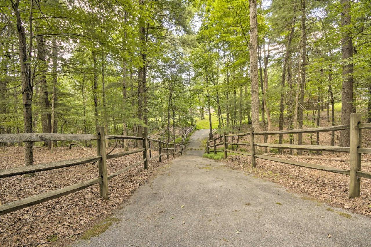 Creekside Berkeley Springs Cabin On 35 Acres! Luaran gambar